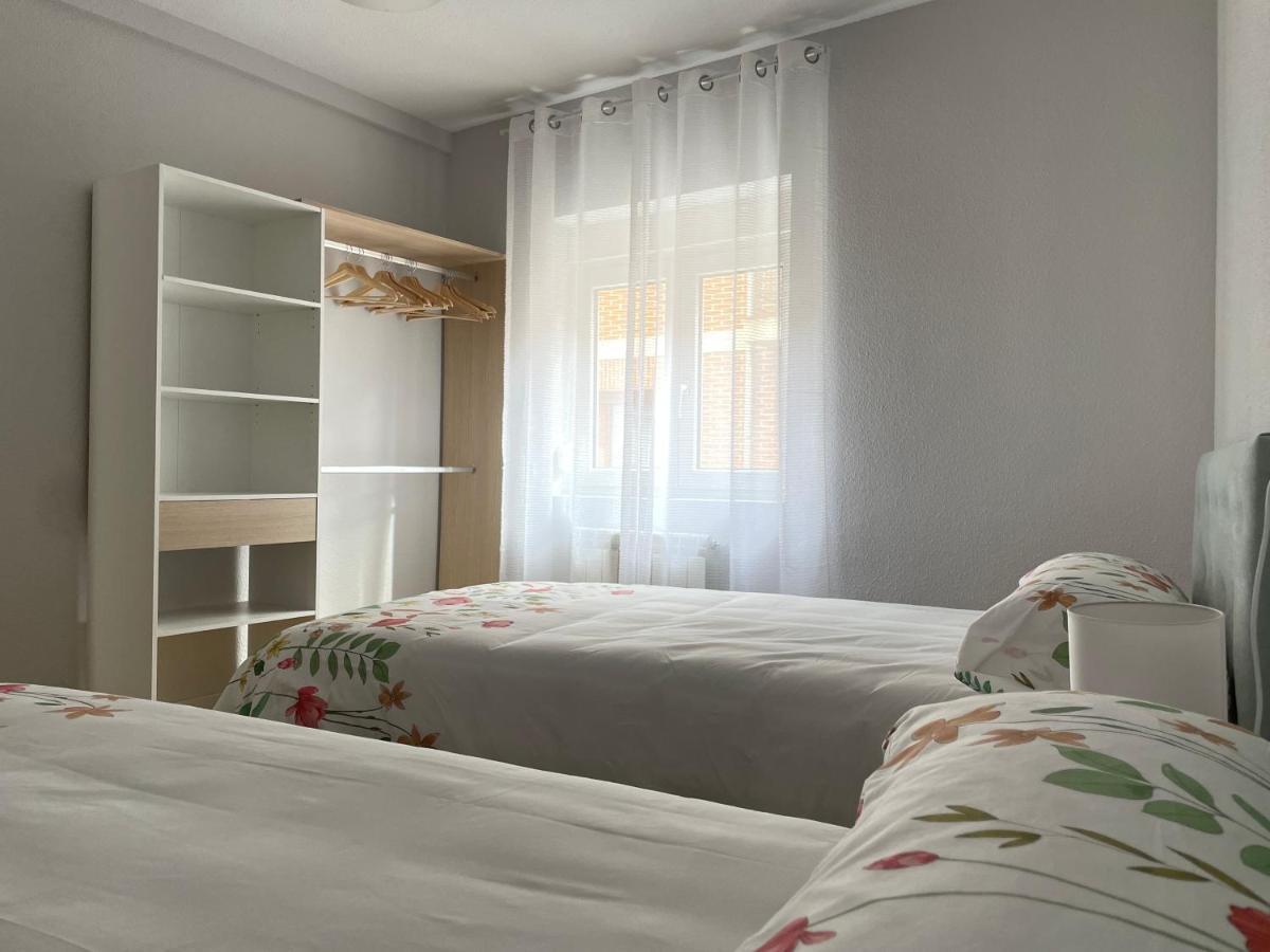 Vut Las Almenas Ávila Εξωτερικό φωτογραφία